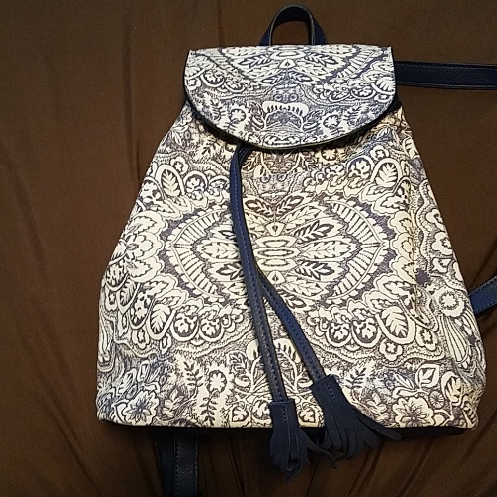 Adorable floral ChillX backpack style purse